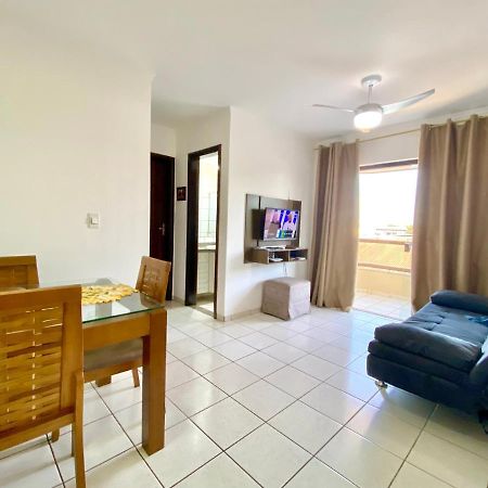 Apto No Centro Perto Do Shopping Com 2 Quartos De Casal Arcond Wifi Fibra Homeoffice E Garagem Em ドウラドス エクステリア 写真