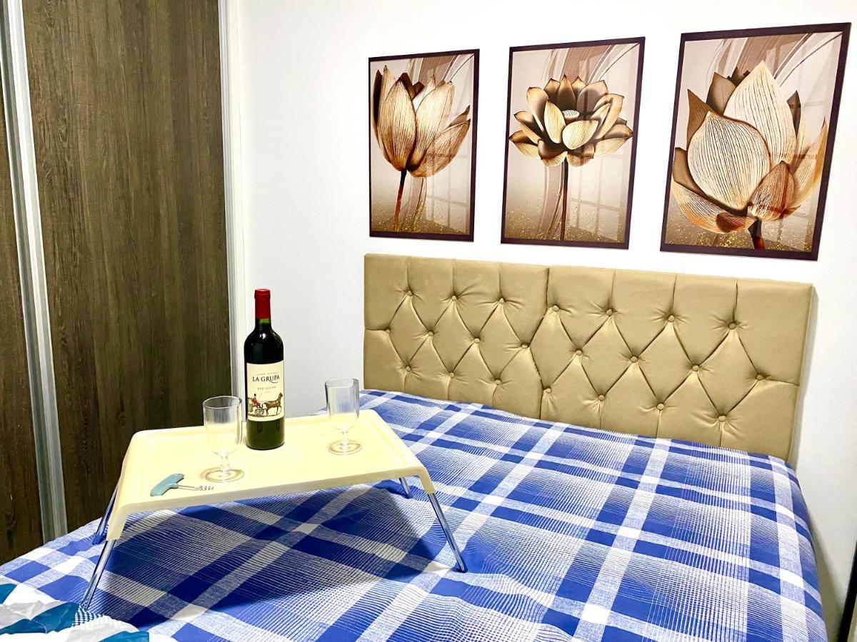 Apto No Centro Perto Do Shopping Com 2 Quartos De Casal Arcond Wifi Fibra Homeoffice E Garagem Em ドウラドス エクステリア 写真