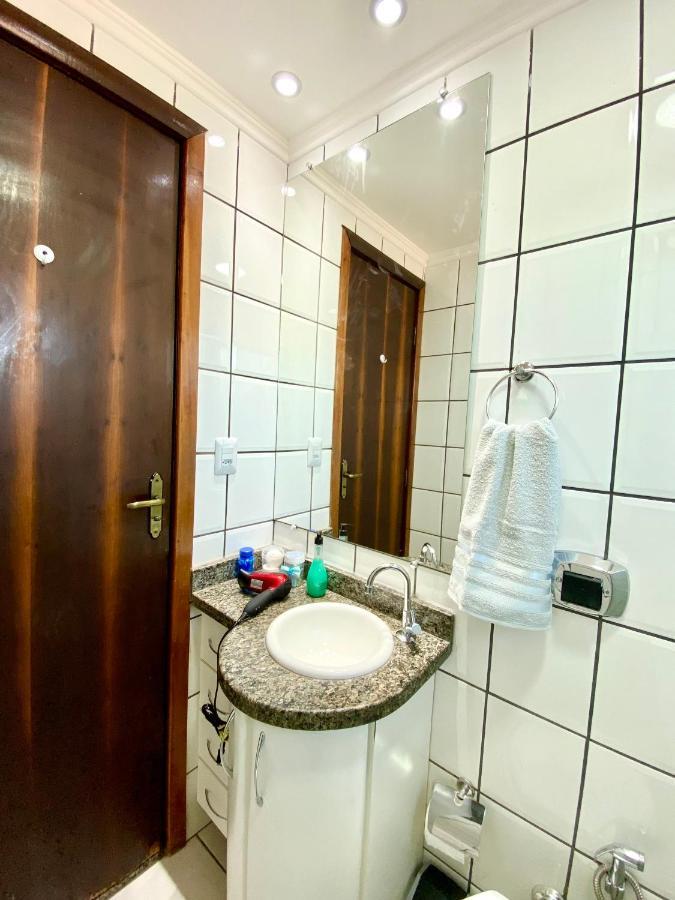 Apto No Centro Perto Do Shopping Com 2 Quartos De Casal Arcond Wifi Fibra Homeoffice E Garagem Em ドウラドス エクステリア 写真
