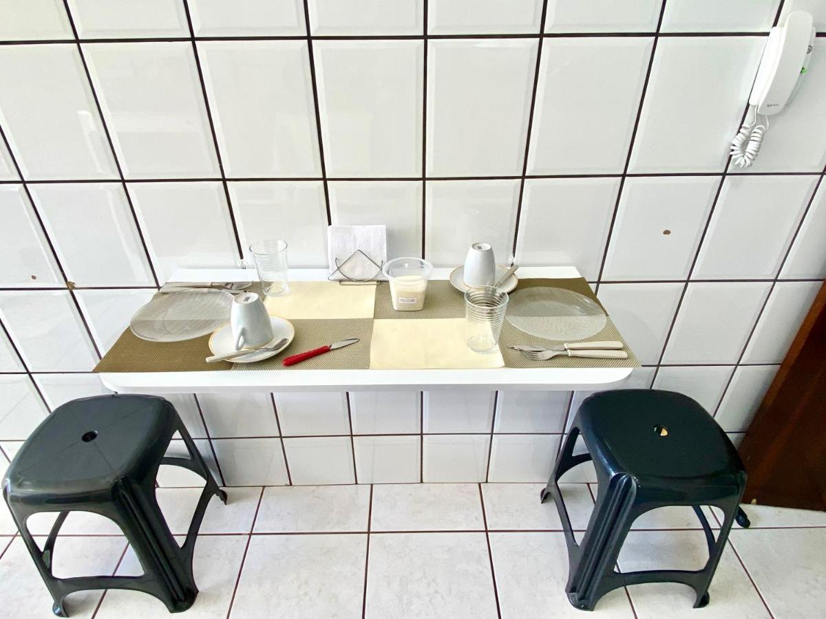 Apto No Centro Perto Do Shopping Com 2 Quartos De Casal Arcond Wifi Fibra Homeoffice E Garagem Em ドウラドス エクステリア 写真