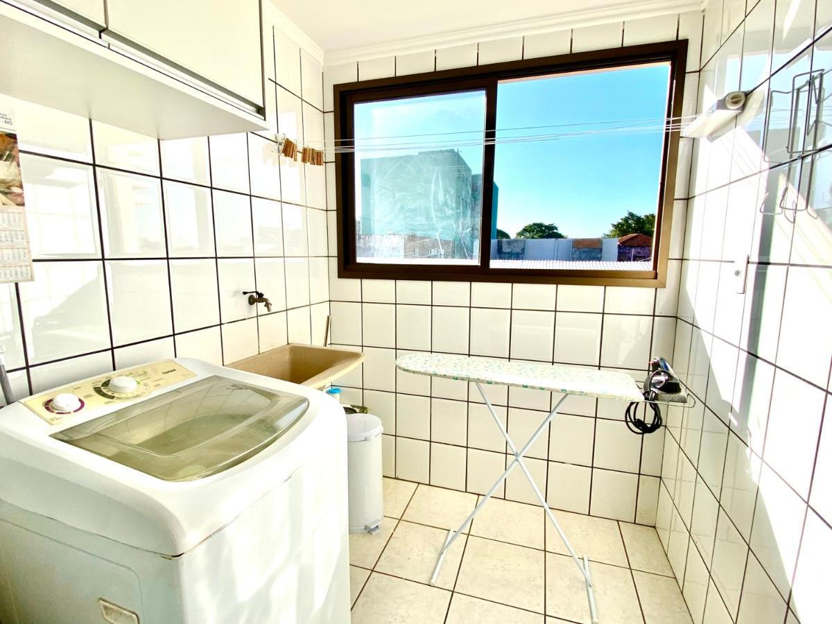 Apto No Centro Perto Do Shopping Com 2 Quartos De Casal Arcond Wifi Fibra Homeoffice E Garagem Em ドウラドス エクステリア 写真