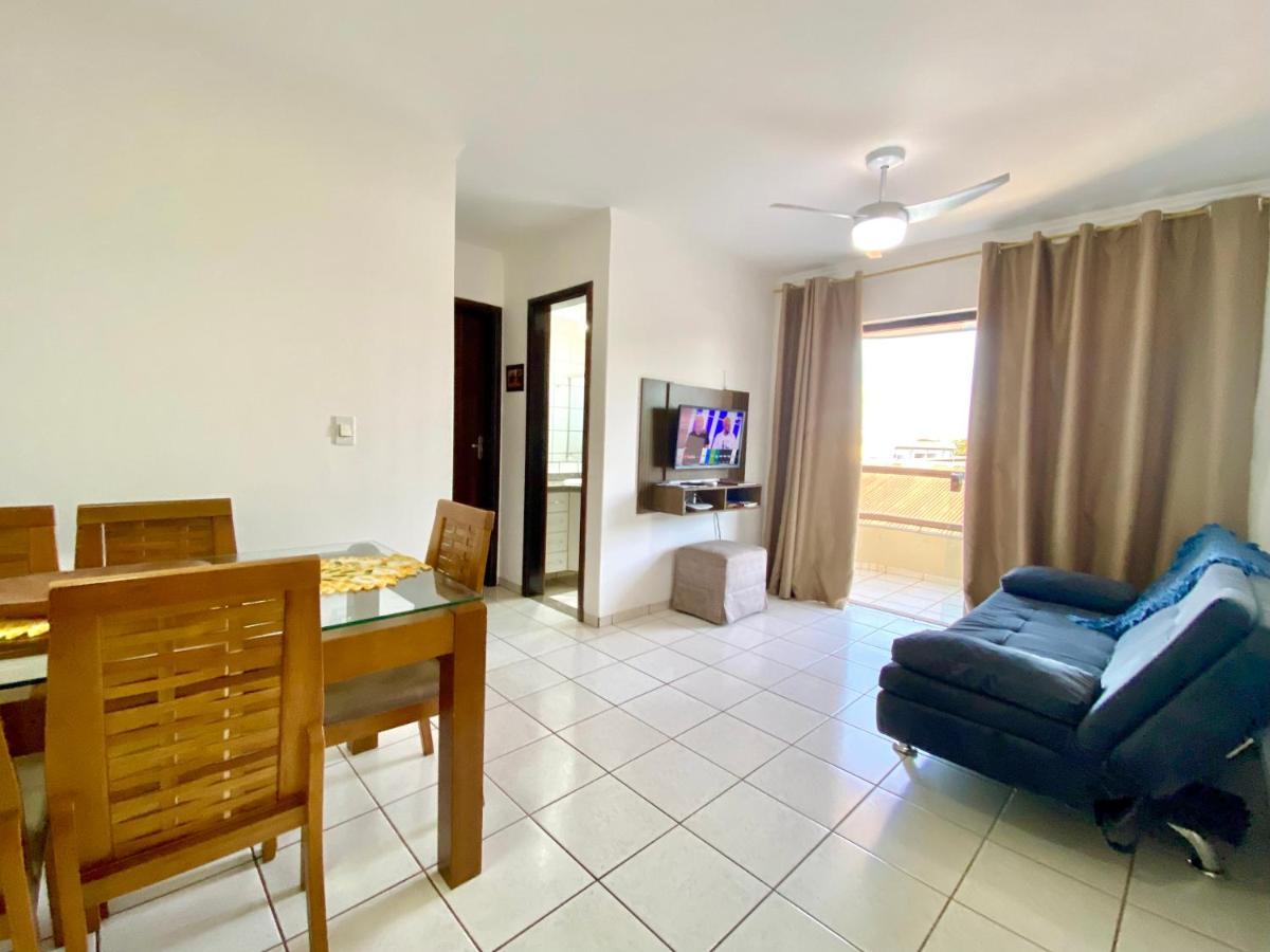 Apto No Centro Perto Do Shopping Com 2 Quartos De Casal Arcond Wifi Fibra Homeoffice E Garagem Em ドウラドス エクステリア 写真